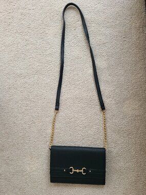 Ann Klein Women's Black Pebbled Shoulder Bag Gold Chain Accent Gold Hardware